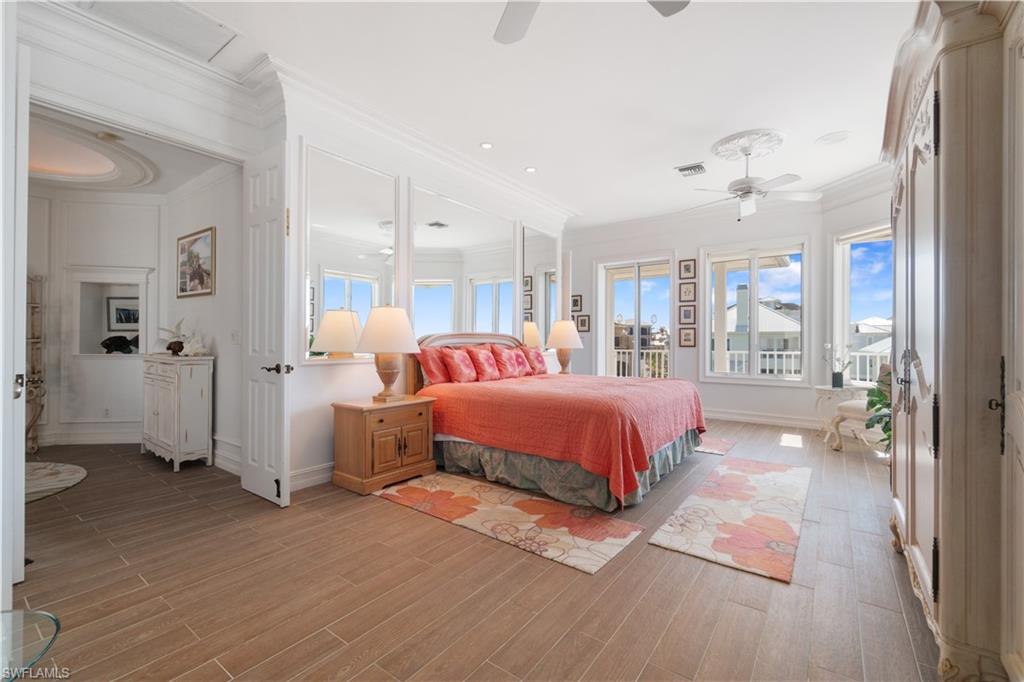 BAREFOOT BEACH - Residential