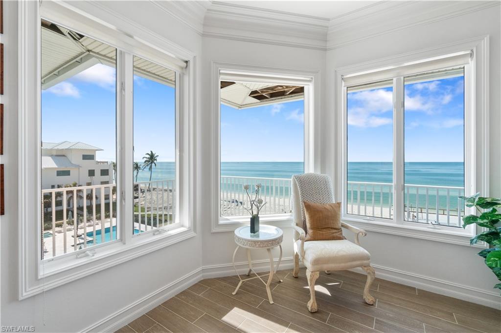 BAREFOOT BEACH - Residential