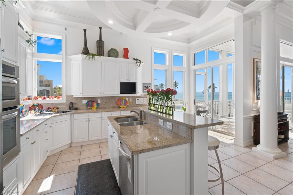 BAREFOOT BEACH - Residential