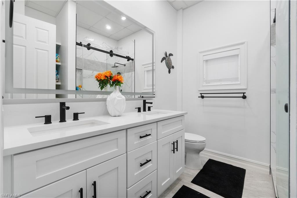 BAREFOOT BEACH - Residential