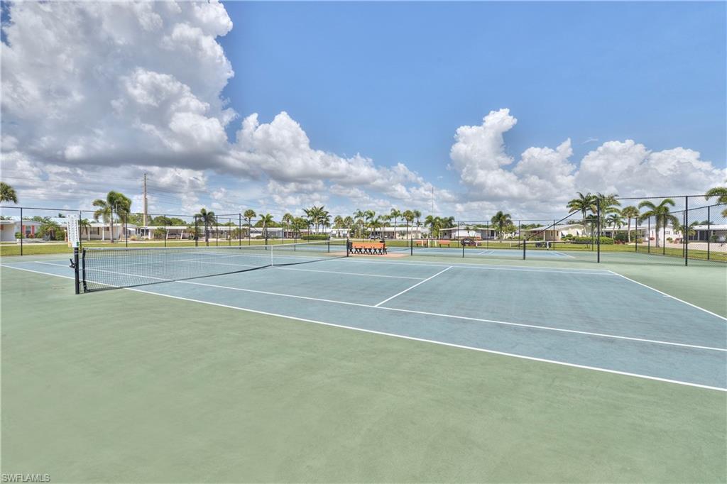 BAYSIDE ESTATES - Land