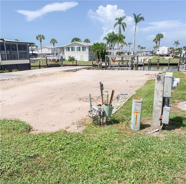 BAYSIDE ESTATES - Land