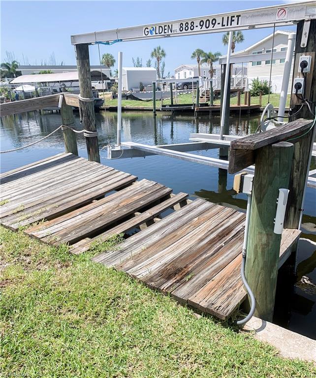 BAYSIDE ESTATES - Land