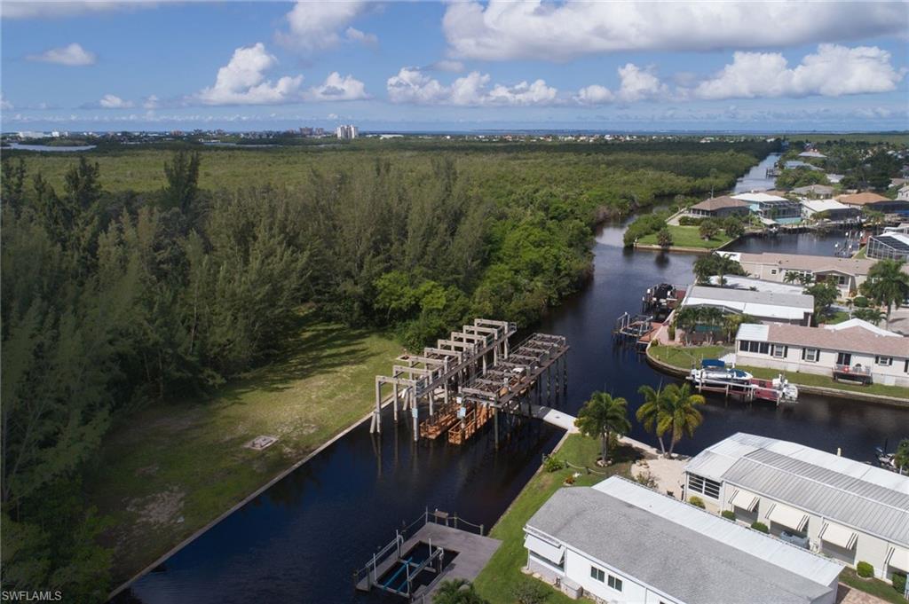 BAYSIDE ESTATES - Land