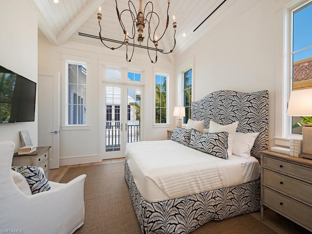 OLDE NAPLES - Residential