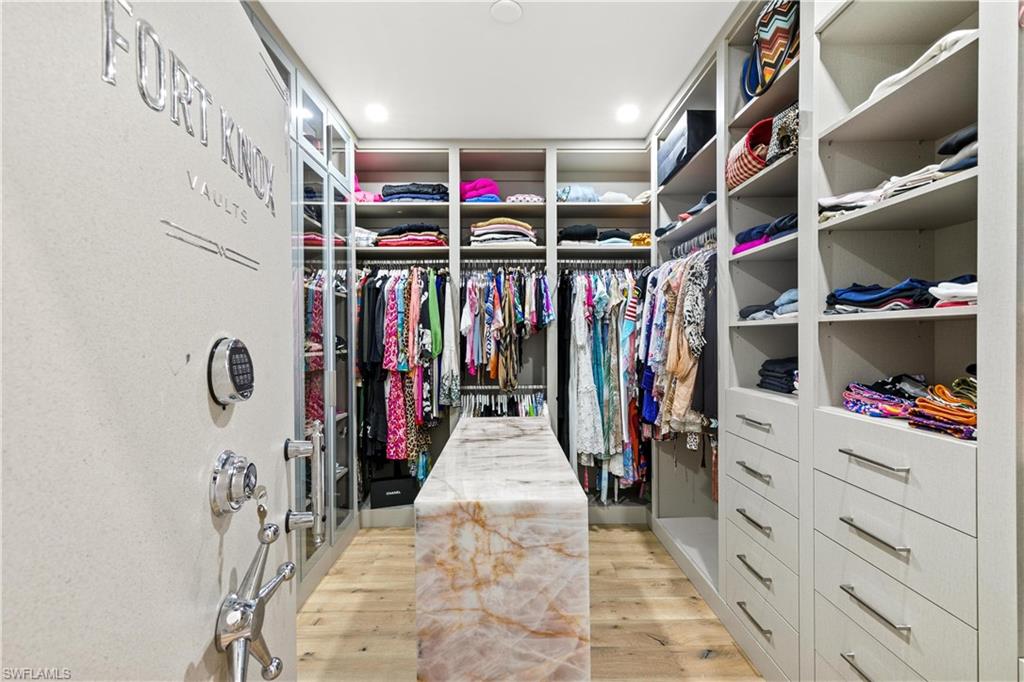 OAKES ESTATES - Residential