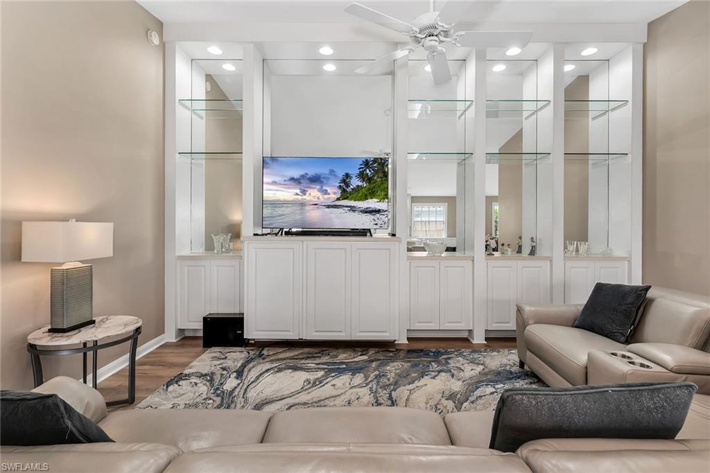 ISLAND WALK - Residential