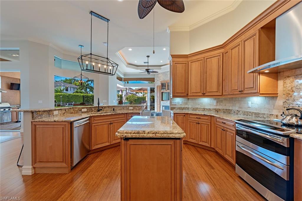 ROYAL HARBOR - Residential