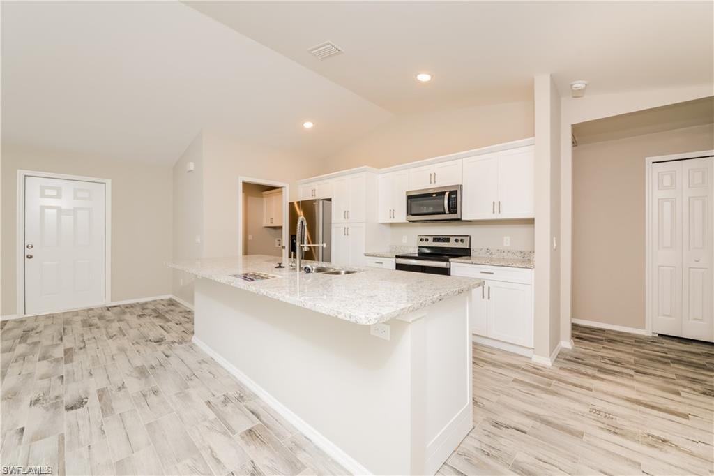 SAN CARLOS PARK - Residential