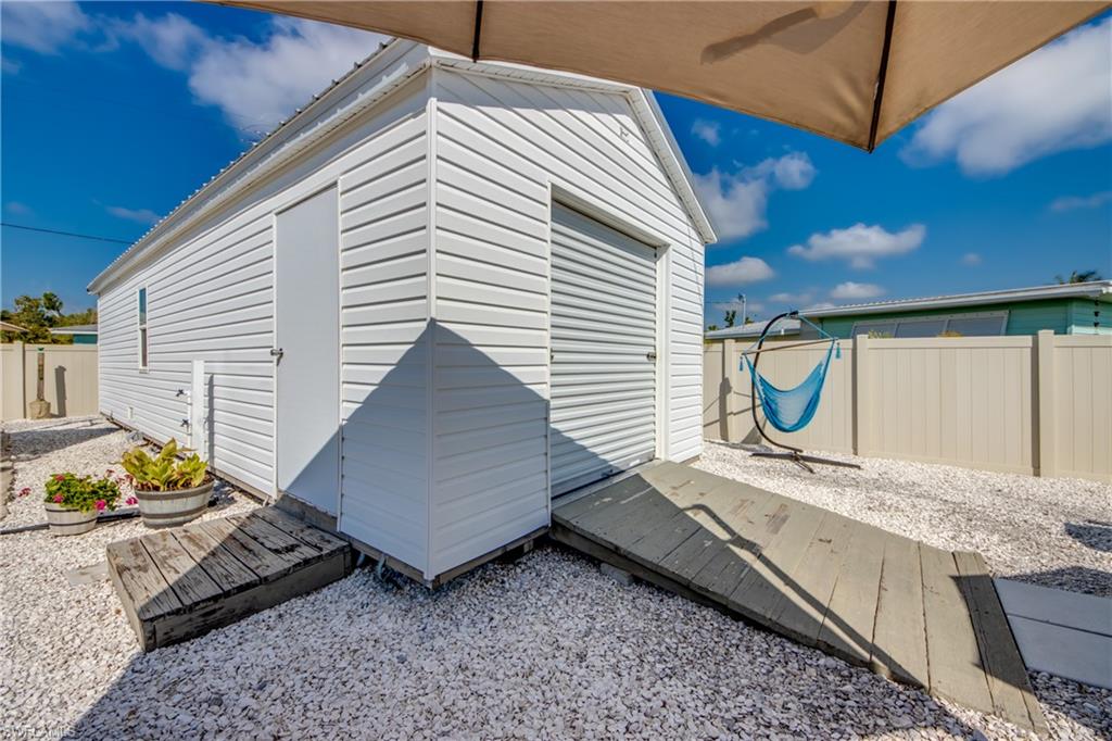 CHARLOTTE SHORES - Residential