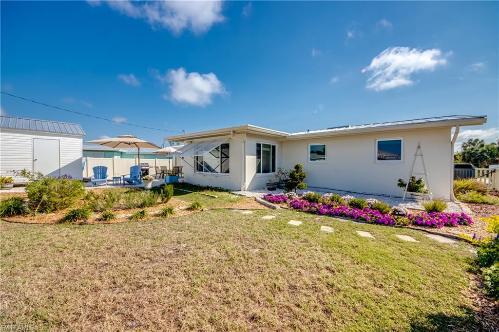 CHARLOTTE SHORES - Residential