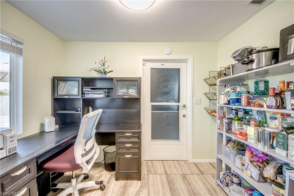 CHARLOTTE SHORES - Residential