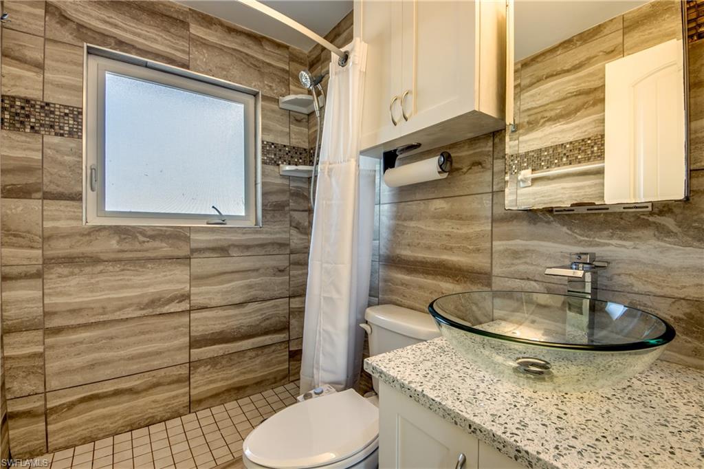 CHARLOTTE SHORES - Residential