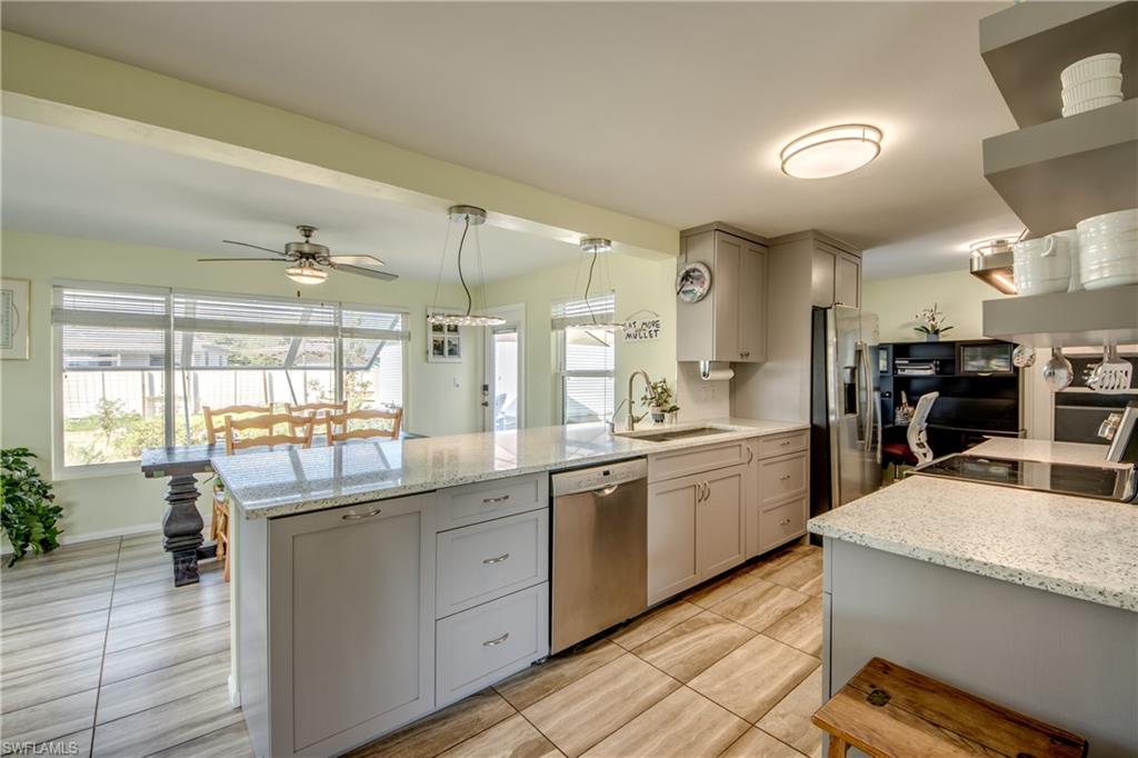 CHARLOTTE SHORES - Residential