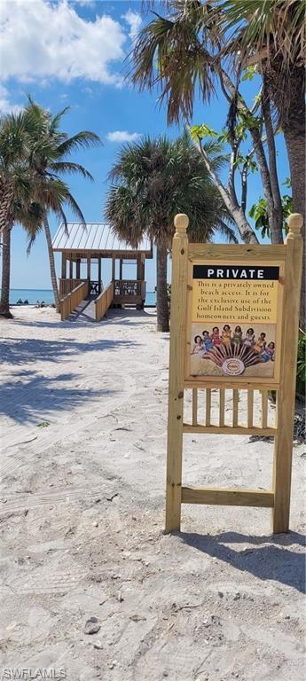 GULF ISLAND MANOR - Land