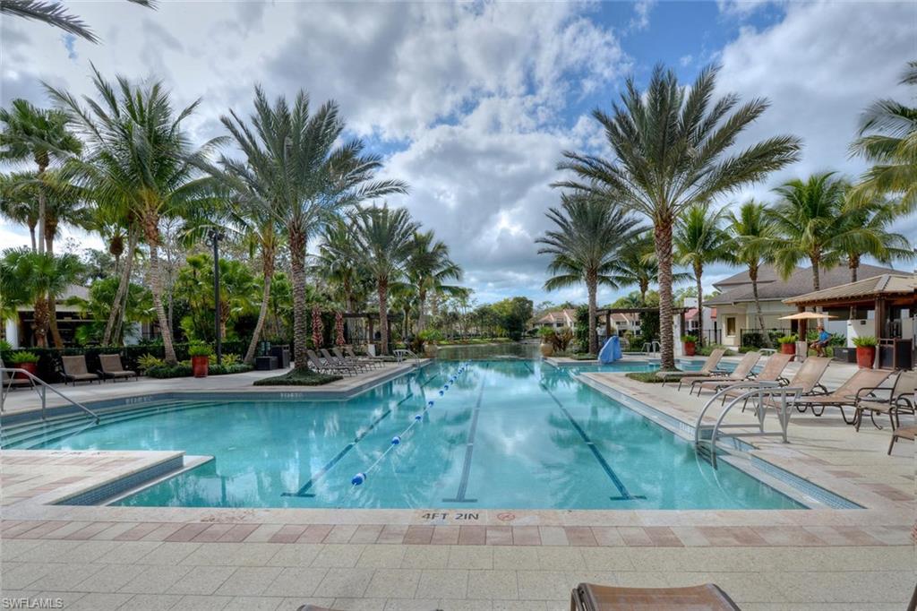 COURTSIDE COMMONS - Residential