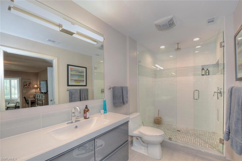 COURTSIDE COMMONS - Residential