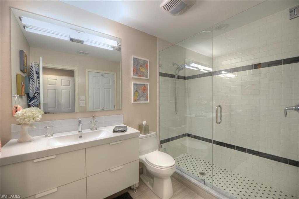 COURTSIDE COMMONS - Residential