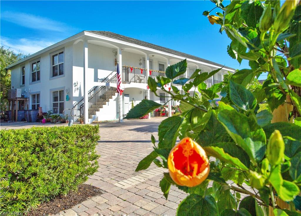 AZZURRO - Residential Lease