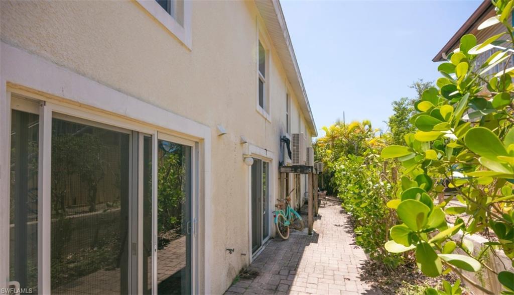 AZZURRO - Residential Lease