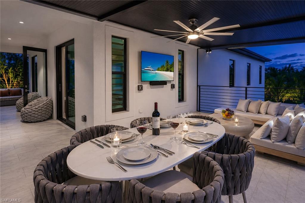 LAKE KELLY - Residential