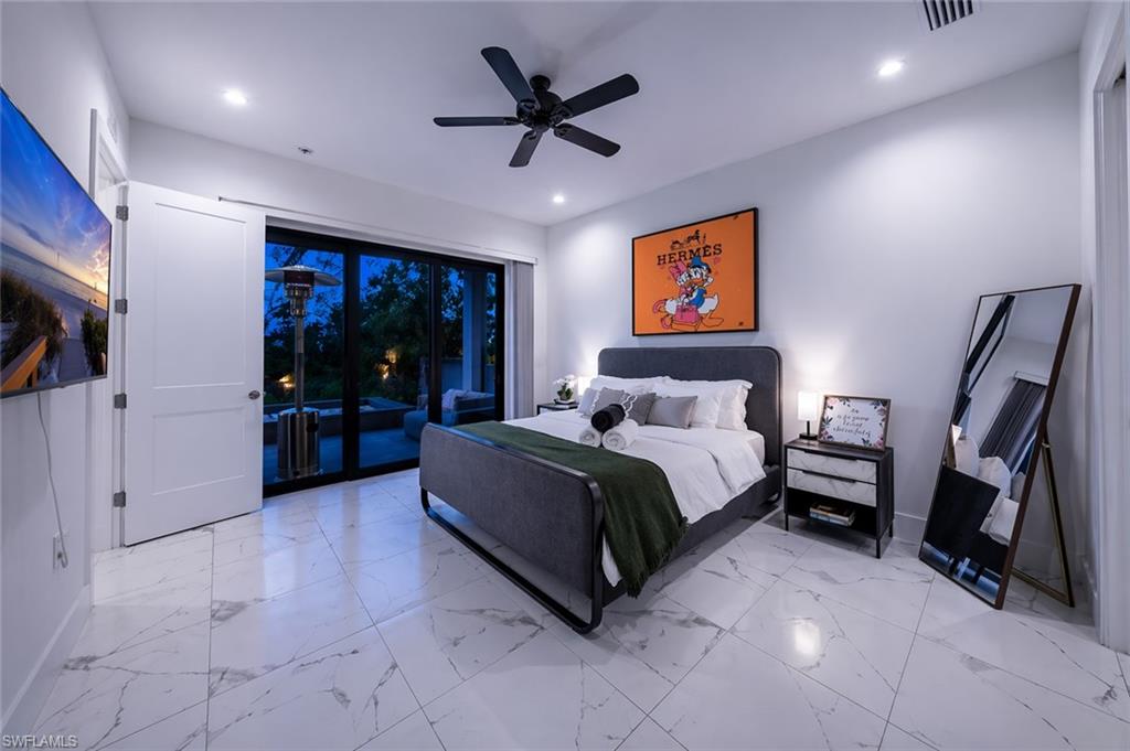 LAKE KELLY - Residential