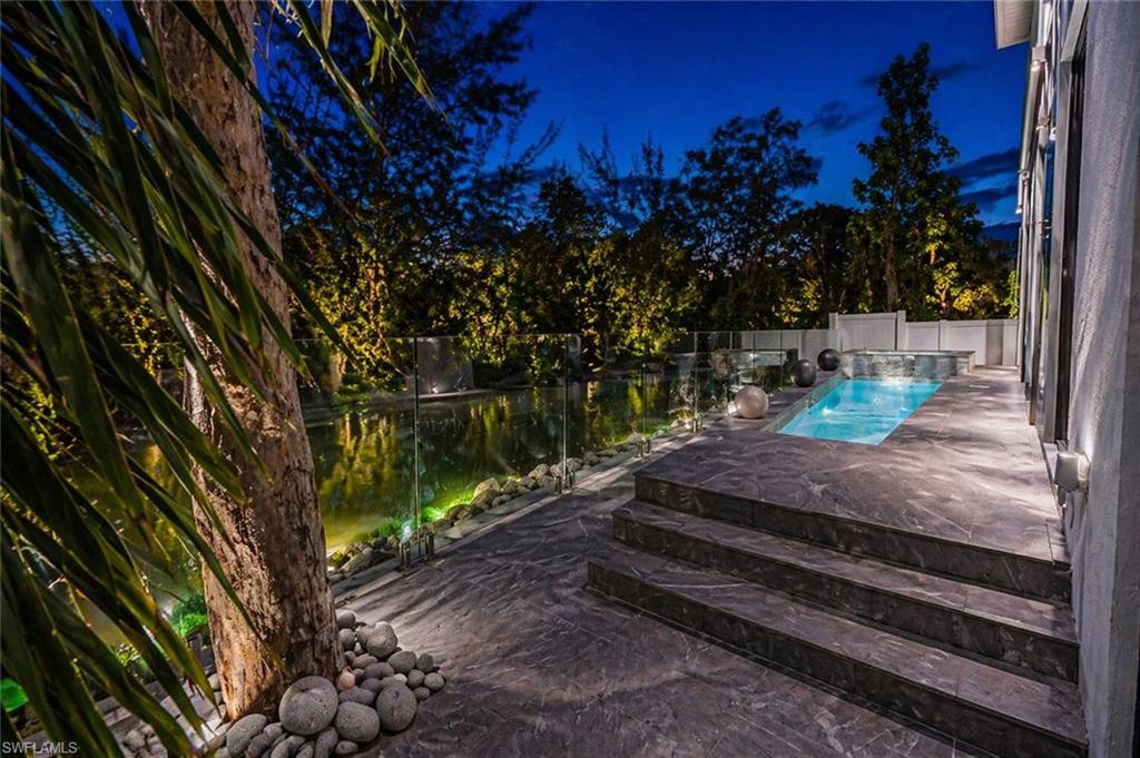 LAKE KELLY - Residential