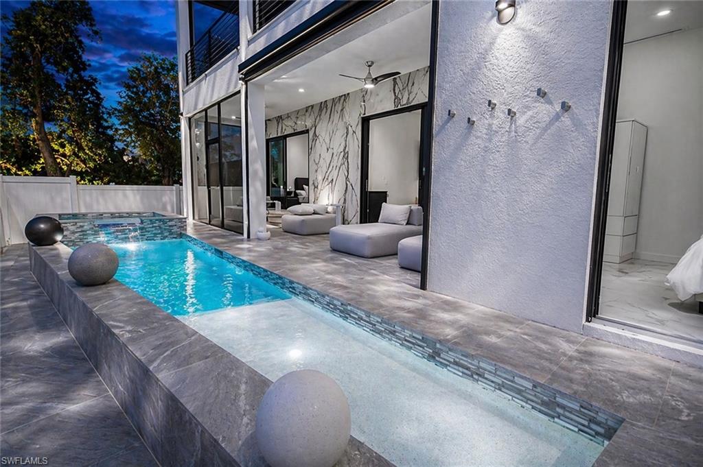 LAKE KELLY - Residential