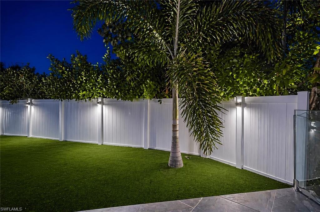 LAKE KELLY - Residential