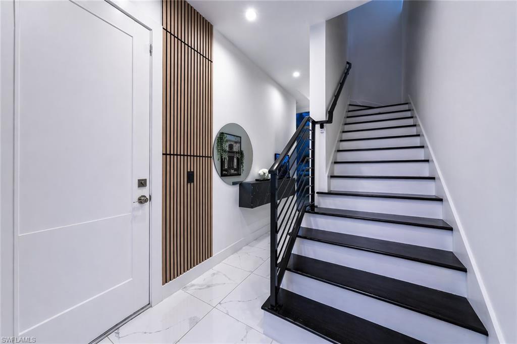 LAKE KELLY - Residential