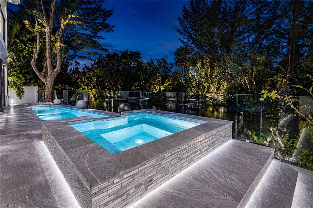 LAKE KELLY - Residential