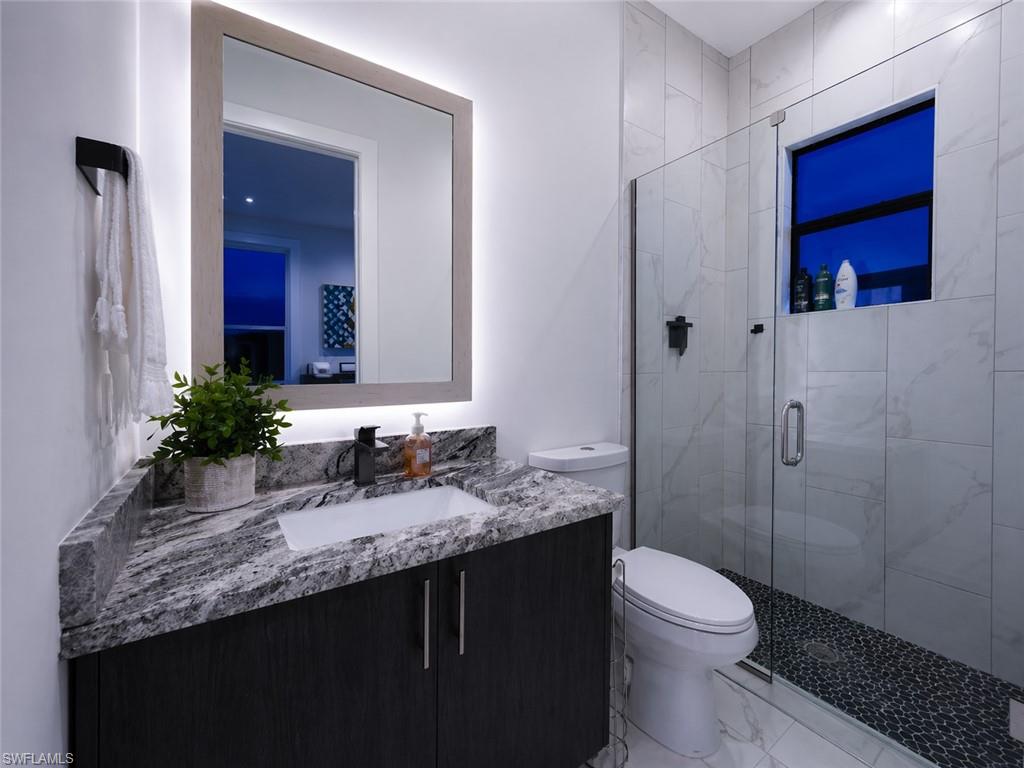 LAKE KELLY - Residential