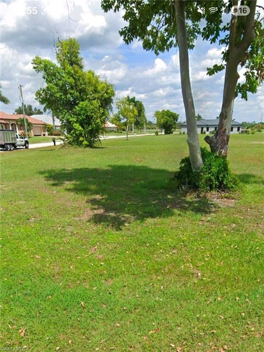 Flood Zone X500 / FLOOD INSURANCE IS NOT REQUIRED TO THIS PROPERTY. 
This lot is located in the beautiful community named Burnt Store Lakes in Punta Gorda, very near to Cape Coral. This is like a paradise to live the entire year as vacation time. Excellent place to retire, surrounded with beautiful houses with lovely gardens throughout the entire community. This land is not in a Special Flood Hazard Area, that means FLOOD INSURANCE IS NOT REQUIRED.
