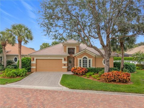 Photo of 2325 Island Cove CIR, NAPLES, FL 34109 (MLS # 225008680)