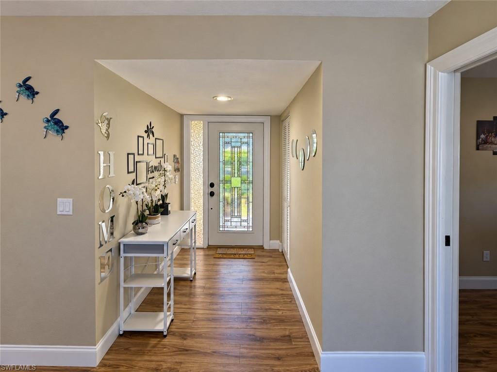 861 Hofstra DR