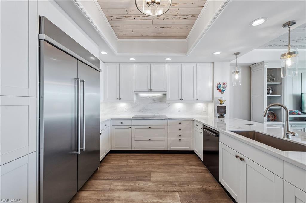 TRIESTE AT BAY COLONY - Residential