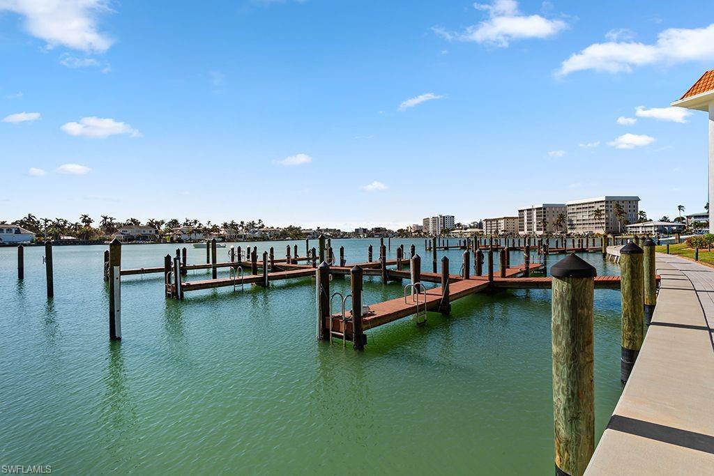 COMMODORE CLUB - Residential