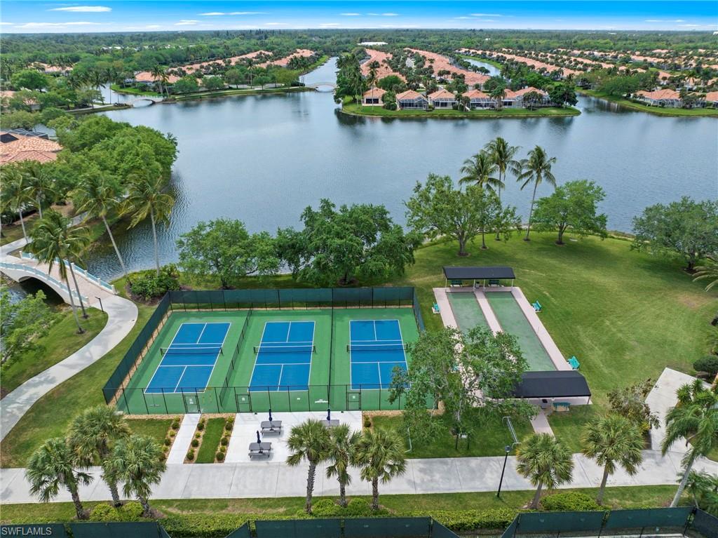 VILLAGE WALK - Residential