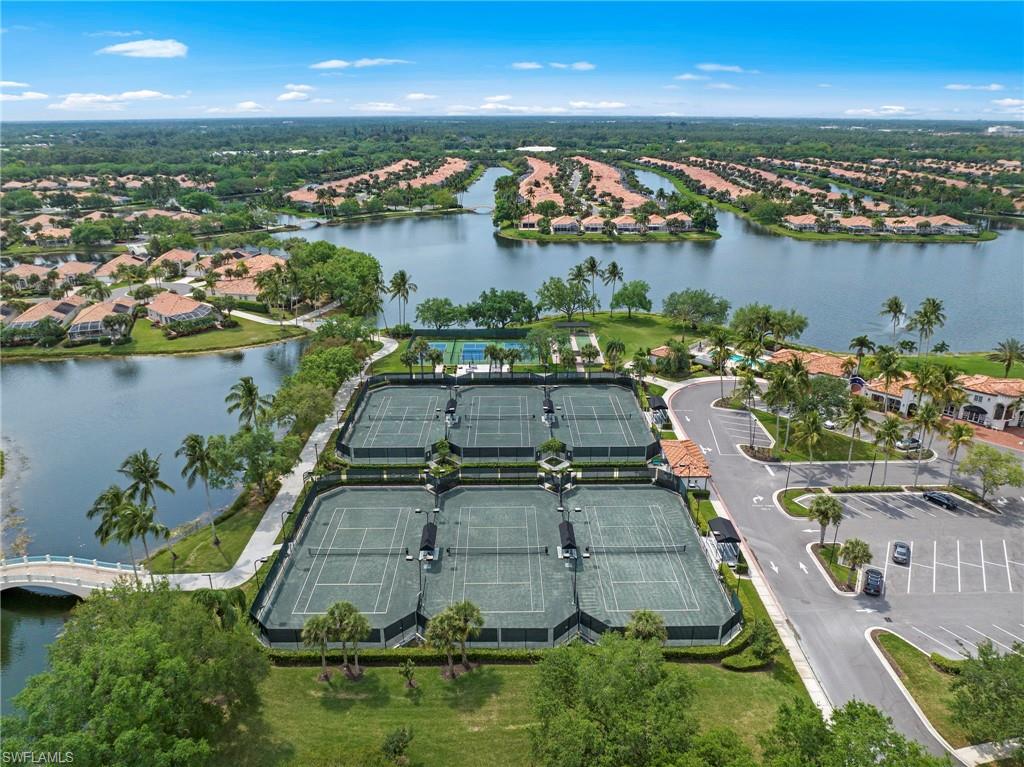 VILLAGE WALK - Residential