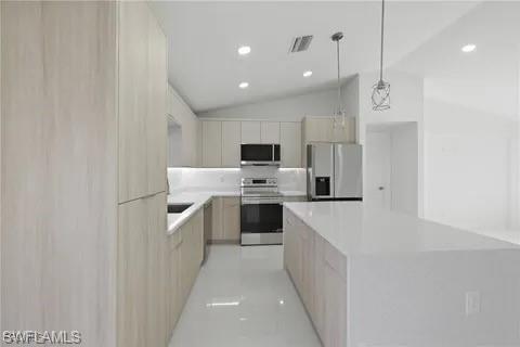 CAPE CORAL - Residential