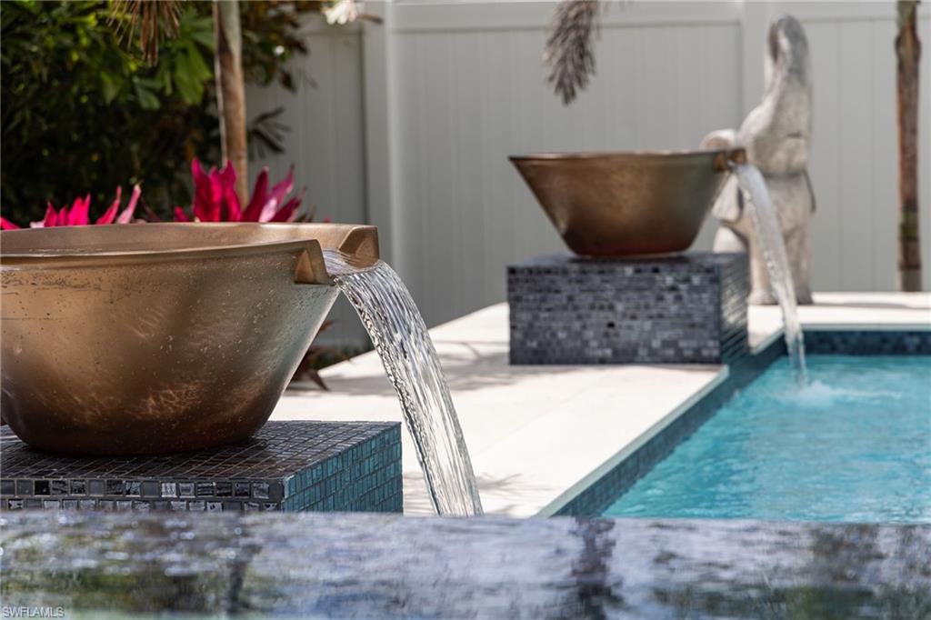 NAPLES PARK - Residential