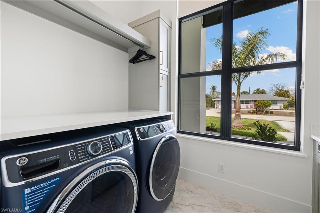 NAPLES PARK - Residential