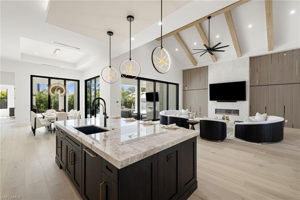 NAPLES PARK - Residential