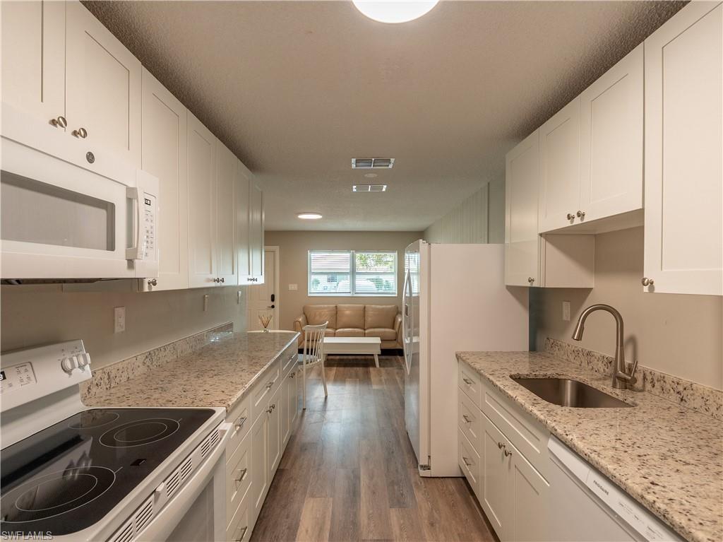 MARCO HIGHLANDS - Residential