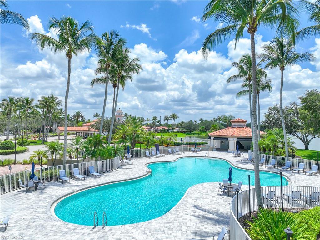 VILLAGE WALK - Residential