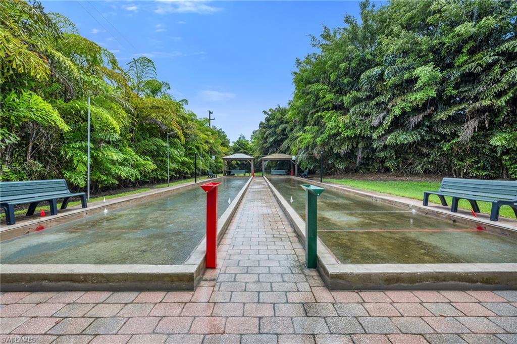 HUNTINGTON LAKES - Residential