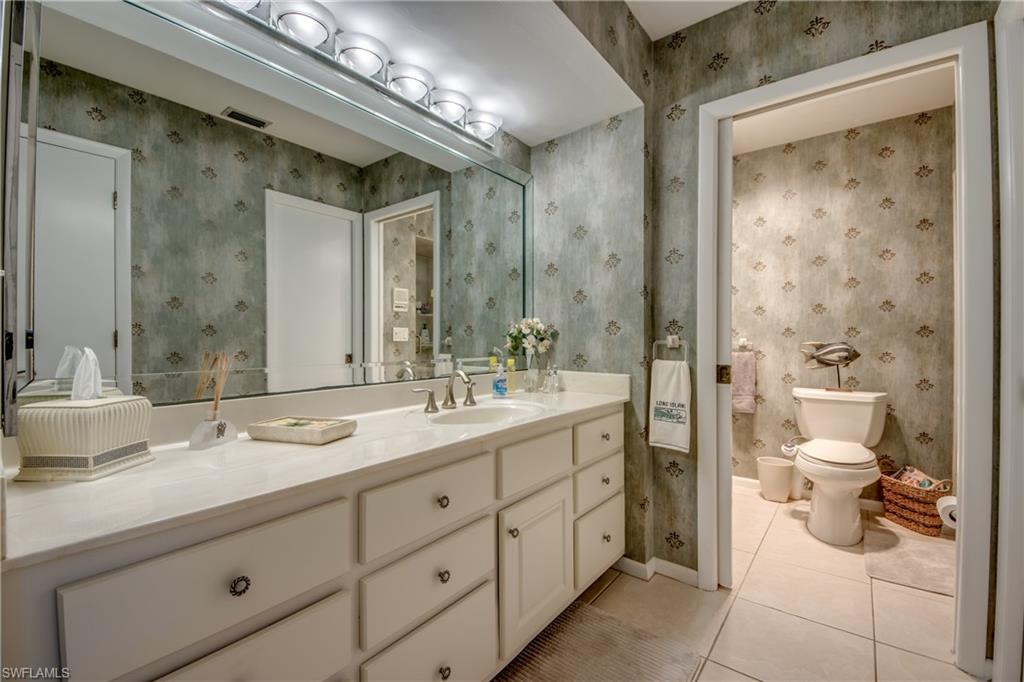 CORAL REEF CONDO - Residential