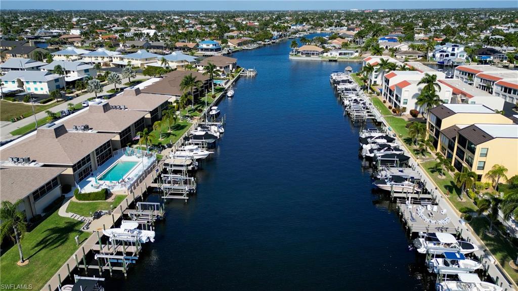 CORAL REEF CONDO - Residential