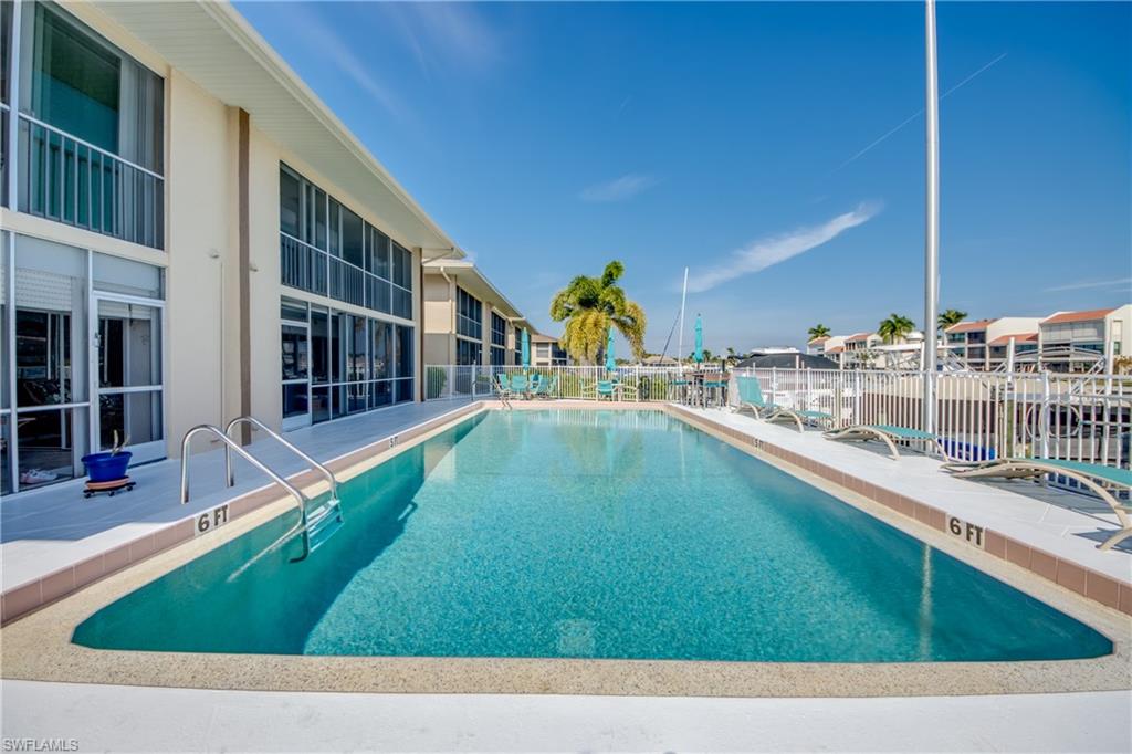 CORAL REEF CONDO - Residential