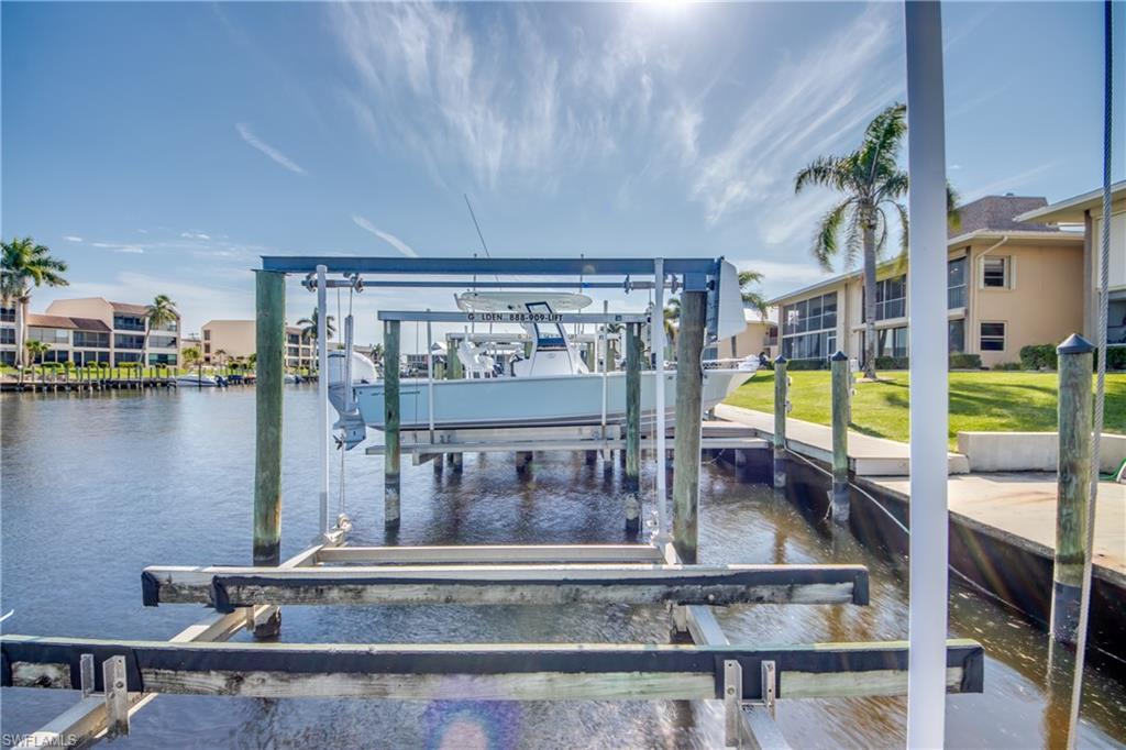 CORAL REEF CONDO - Residential